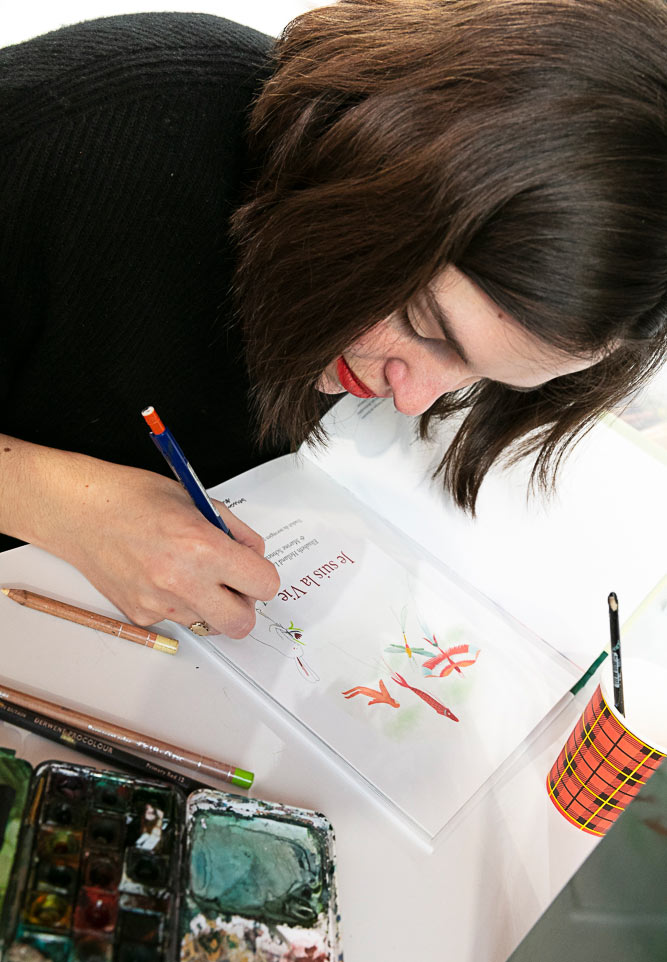 L'autrice illustratrice Marine Schneider en dédicace à la Foire du Livre 2020